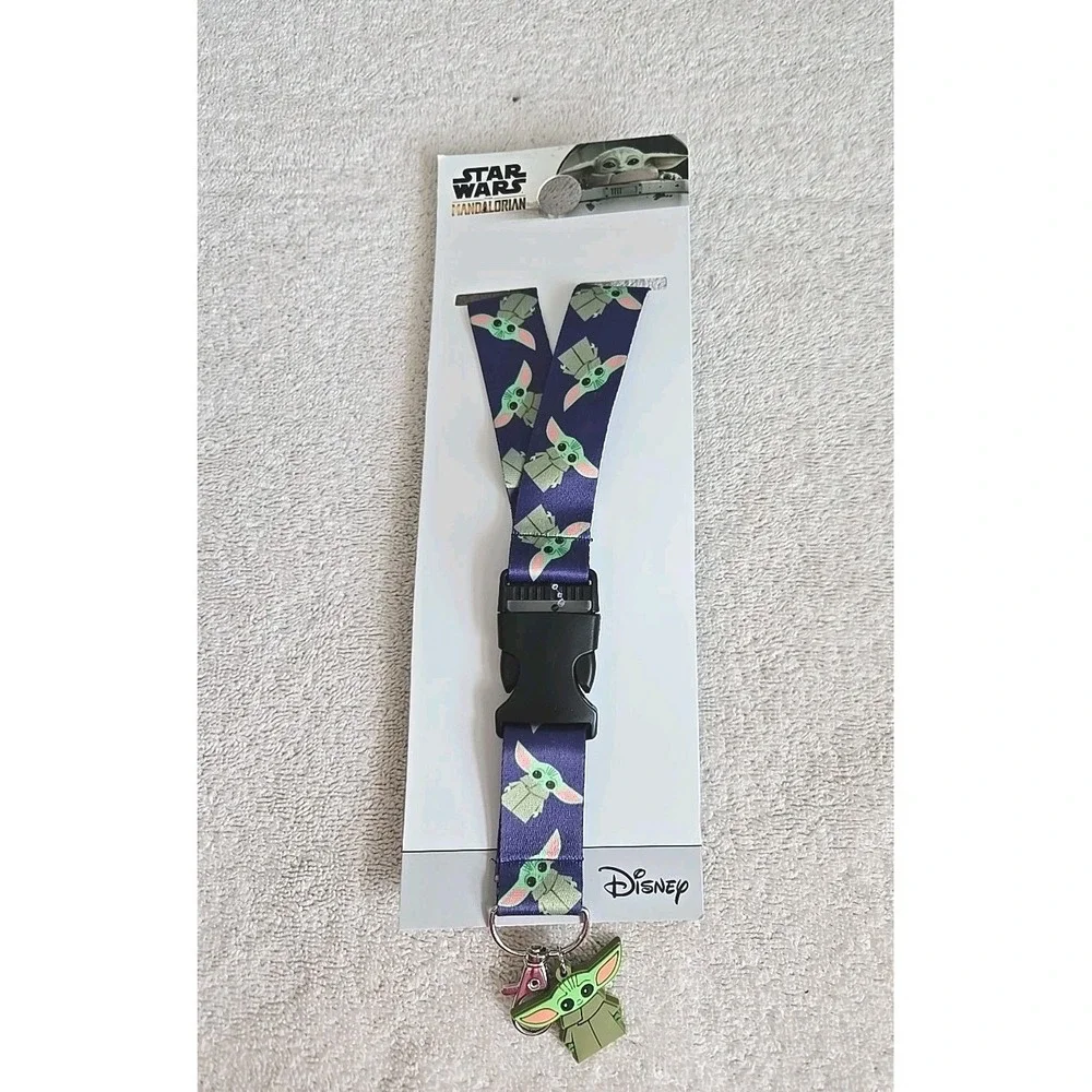 NWT-Disney Star Wars Mandalorian Grogu Lanyard Detachable Buckle/Baby Yoda Charm